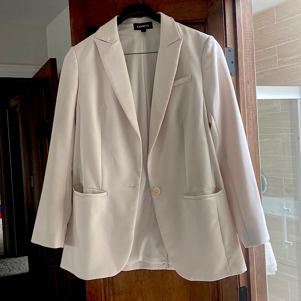 Express Blazer - cream/ off white. Size small. Pockets and 1 button.